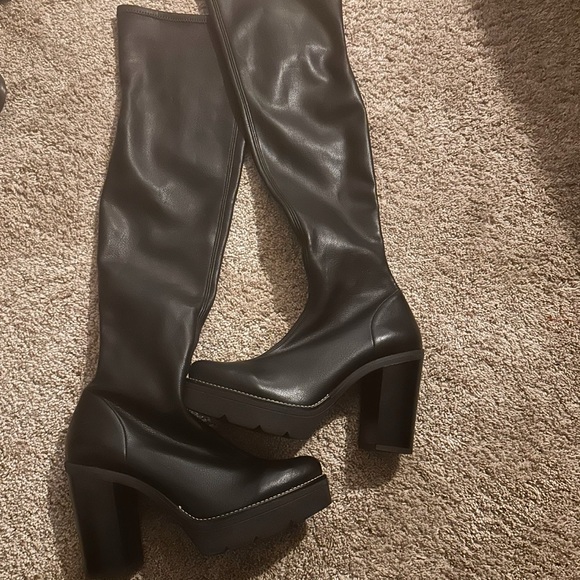 Black Thigh-High Platform Boots - Picture 1 of 8